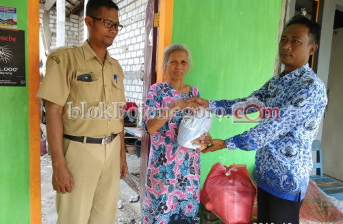 BPBD Serahkan Bantuan Korban Puting Beliung